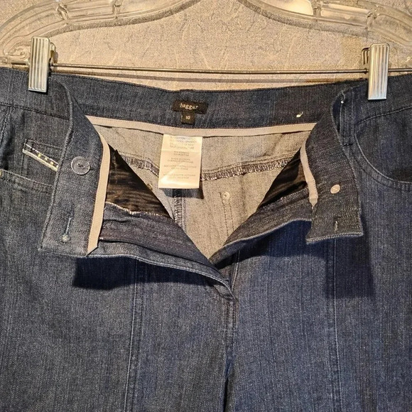 Haggar NWOT Women's Embroidered Jeans in Size 10 - Picture 2 of 9